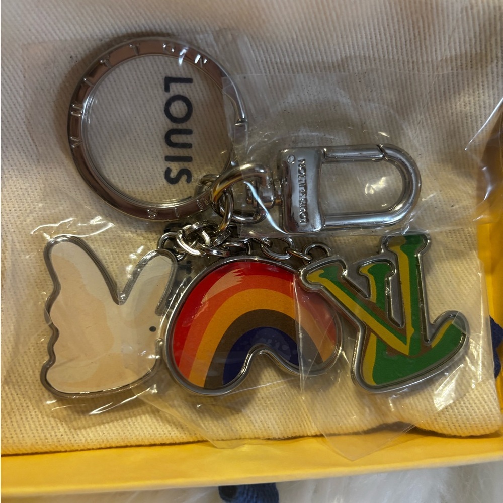 Luxury Fashion Multicolor Rainbow and Dove Keychain/Bagcharm